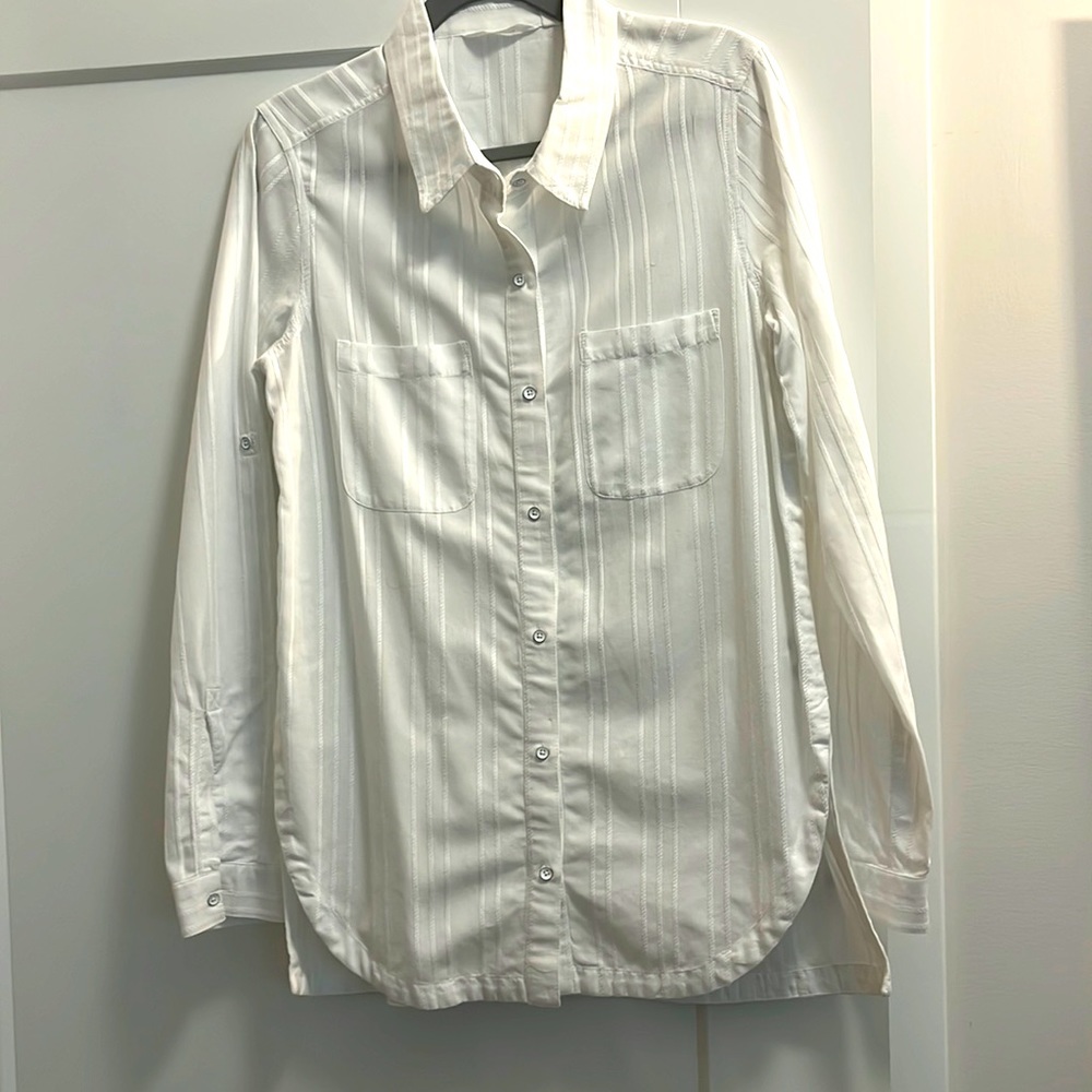 Athleta White Button-Down Cotton Blouse with stripe pattern. Size M